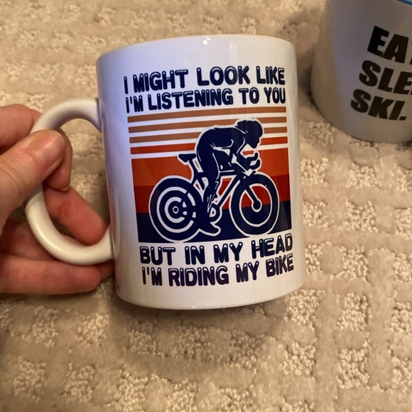 Bundle of 4 Mugs - Picture 3 of 5